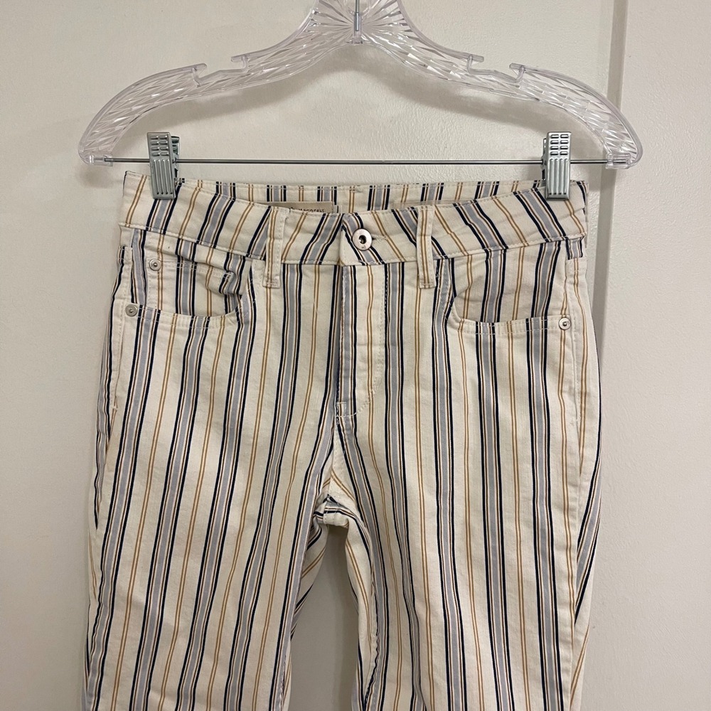 Pilcro Anthropologie Striped Capri Pants Chic Sailor Coastal Old Money